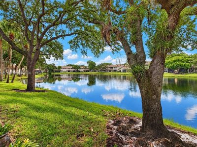 9012 Vineyard Lake Dr