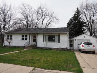 1135 W Summit Ave