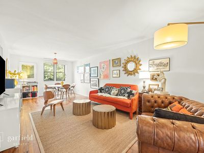 599 E 7th St APT 1B