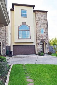 11133 Olympia Dr