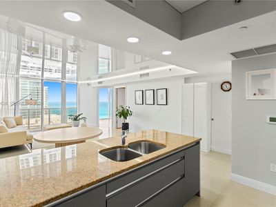 17201 Collins Ave APT 3502