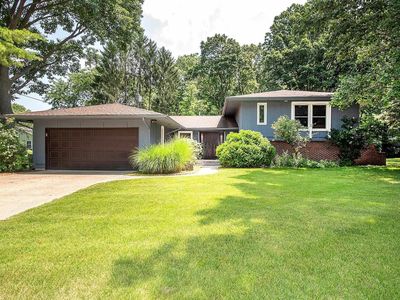 3312 Indian Rock Ln