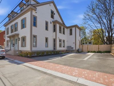 8 Milk St #B