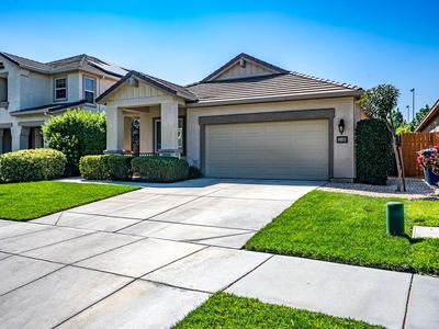 1149 Bellflower Way