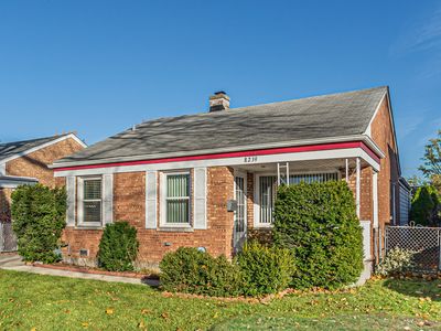 8239 N New England Ave