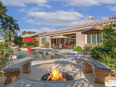 81517 Avenida Estuco