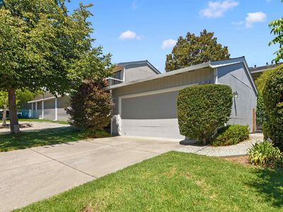 1085 Camino Verde Cir