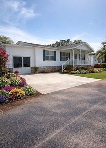 1604 Carlton Dr