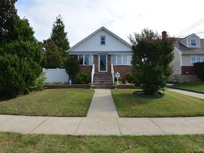 7 S Bay Avenue