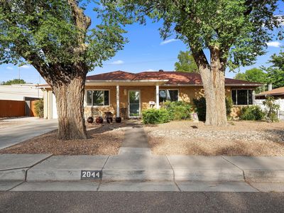 2044 Wisconsin St NE