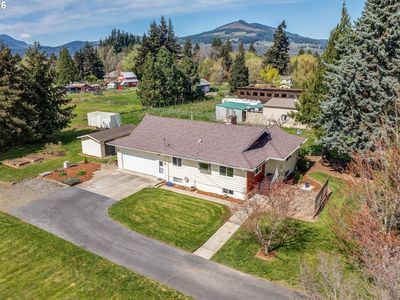 870 Hobbs Rd