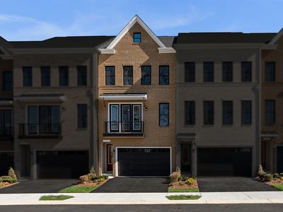 42143 Picasso Sq