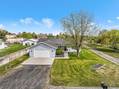 2324 Garey Ln