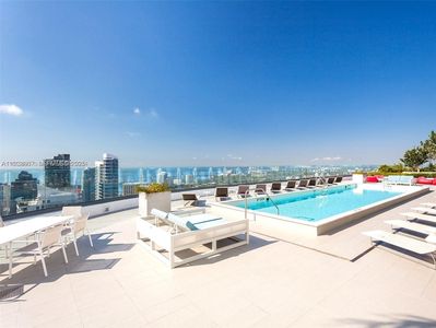 45 SW 9th St APT 2805