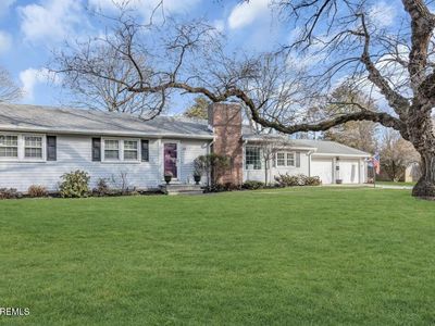 39 Girard Avenue