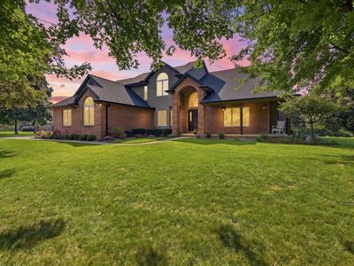 655 Deer Lakes Dr