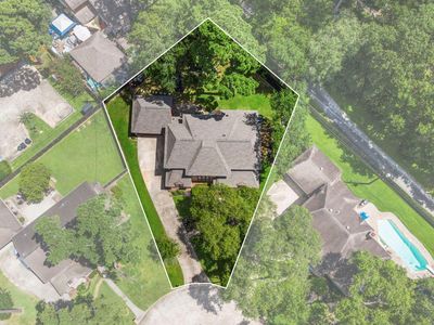 8206 Colonial Oaks Ln