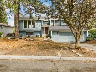 10806 N College Place Dr