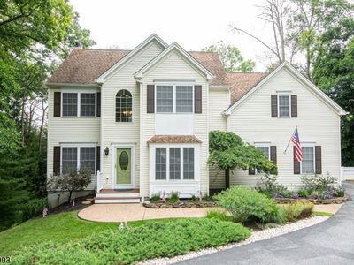 7 White Oak Dr