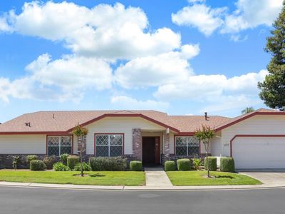 277 Garden Circle Dr E
