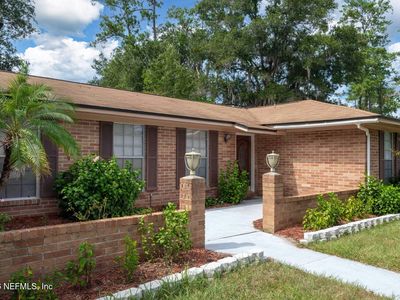 1746 WINFRED Drive W