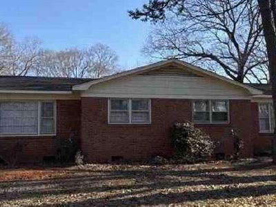 2052 Pineview Dr