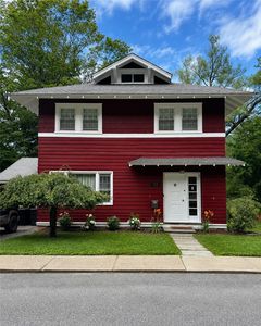 32 Delaware Ave