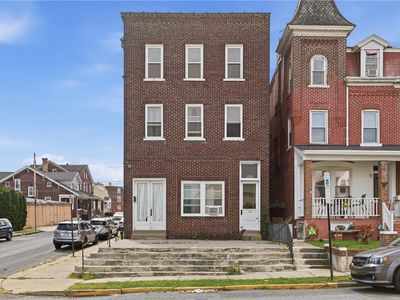 702 Saint John St