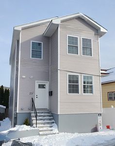 23 Avon St