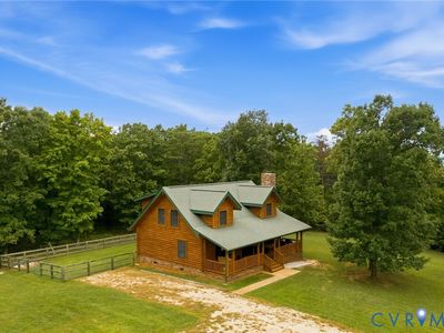 2325 Meadow Dr