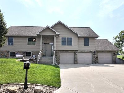2021 Lakeview Dr