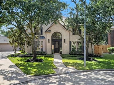 202 W Larah Ln