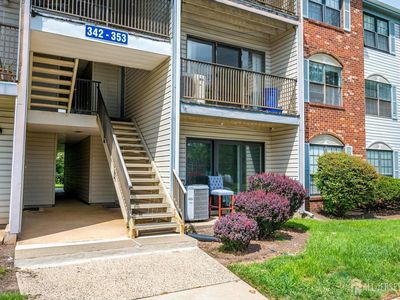 349 Lancaster Ct