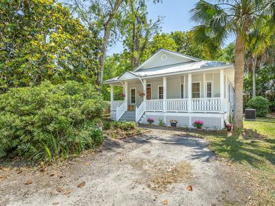 98 Sawyer Ln