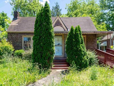 1809 Saint Charles Ct SW