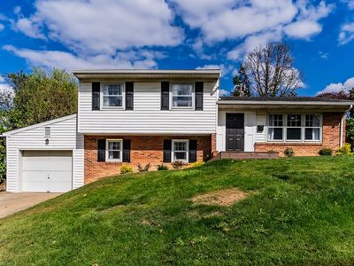 837 W Foxcroft Dr