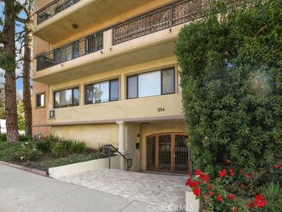 1154 S Barrington Ave APT 103