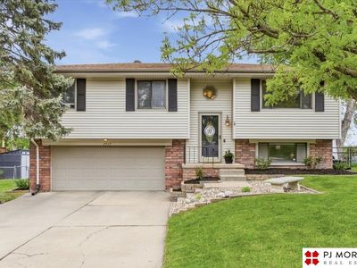 Property at 7717 Cottonwood Ave, La Vista, NE