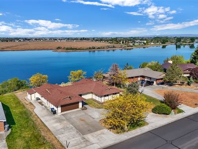306 N Crestview Drive