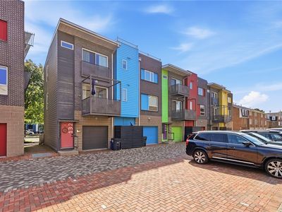 132 Canal Boat Ct