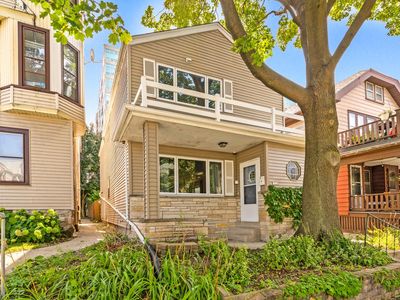 1820 North Oakland AVENUE