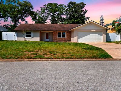 1104 Parkside Dr