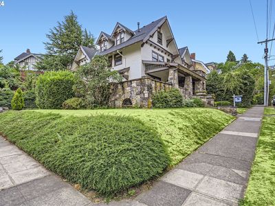 2566 NW Lovejoy St #3