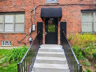 25749 Woodward Ave APT 105