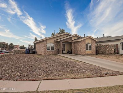 9127 Bur Oak Cir