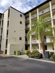 3288 Lake Bayshore Dr #523