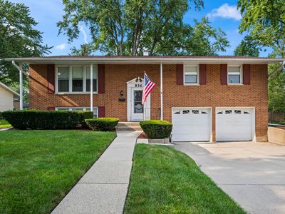 Property at 856 E Sayles Dr, Palatine, IL