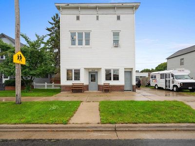 727 Main St