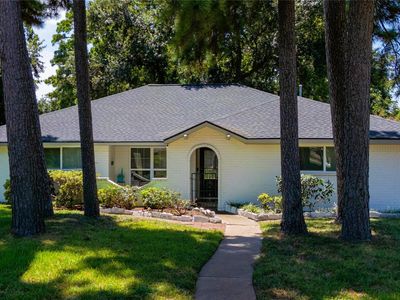 8702 Landwood Dr