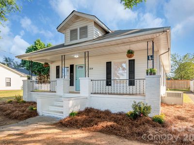 204 Pleasant St